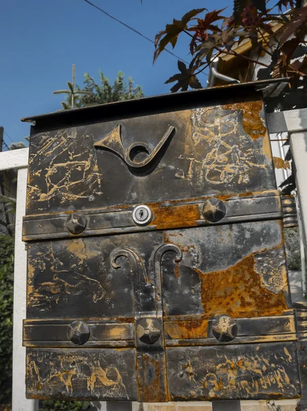 Rusty old mailbox — Stock Photo, Image