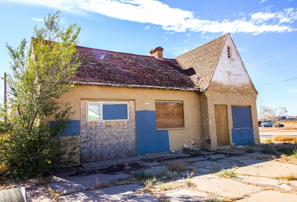 Viejo Abandonado Abordado Casa — Foto de Stock