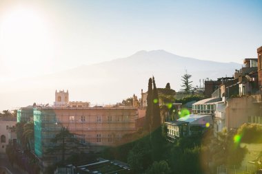 Taormina, Sicilya, İtalya 'dan Etna Dağı' na bak