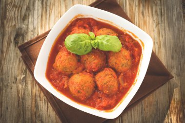 Domates soslu köfte.