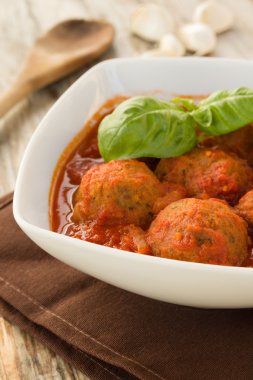 Domates soslu köfte.