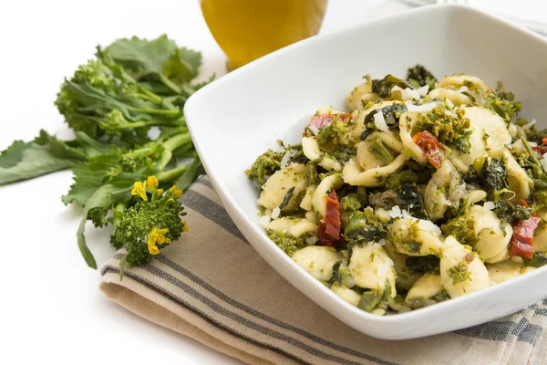 Orecchiette with turnip greens, Italian Cuisine — Stock Photo, Image