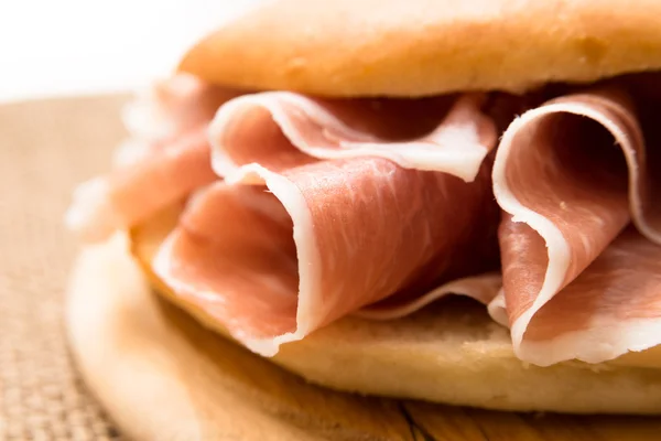 Panino di prosciutto crudo — Foto Stock