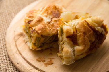 Kabak ve yumurta ile tuzlu pasta