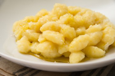 İtalyan gnocchi tabak