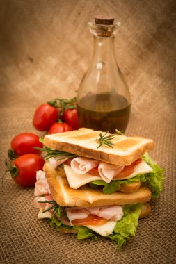 jambonlu peynirli sandviç