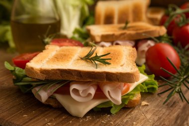 jambonlu peynirli sandviç