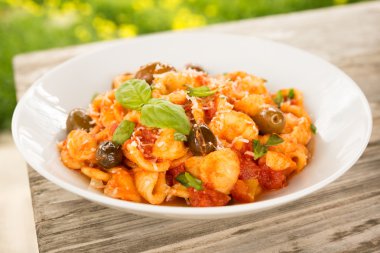 Orecchiette domates sos ile