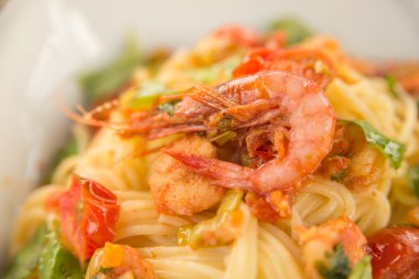 spagetti karides ile