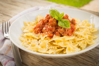 Yahni soslu makarna Italyan Mutfagi