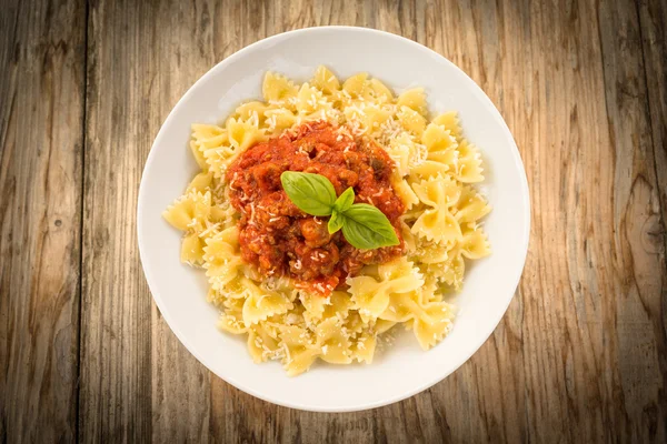 Pasta met saus van ragout, Italiaans eten — Stockfoto