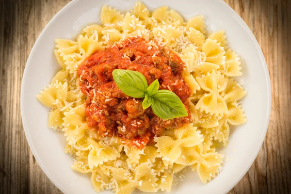 Pasta met saus van ragout, Italiaans eten — Stockfoto