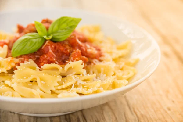 Pasta met saus van ragout, Italiaans eten — Stockfoto