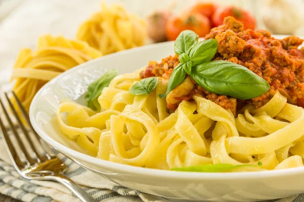 Tagliatelle alla bolognese, Italiaanse keuken — Stockfoto