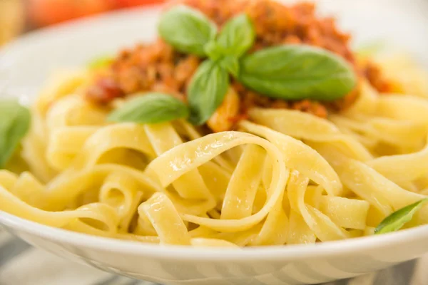 Tagliatelle alla bolognese, Italiaanse keuken — Stockfoto