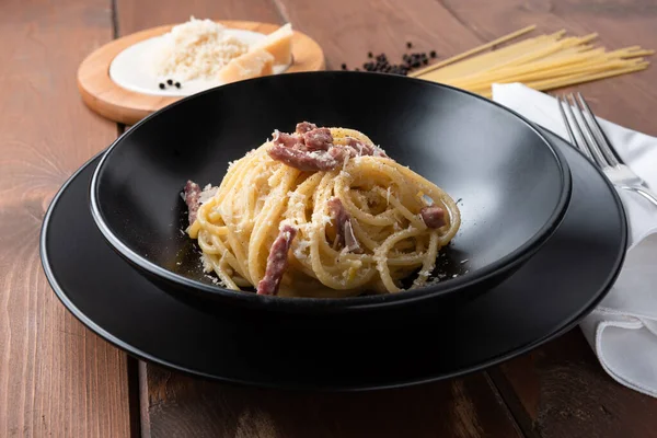 Plato Deliciosa Pasta Carbonara Típica Comida Italiana — Foto de Stock