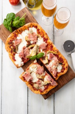 han ve enginarlı pizza.