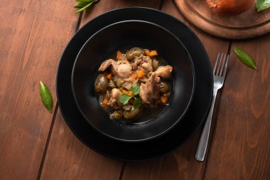 coniglio alla cacciatora, haşlanmış et