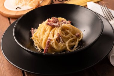 Lezzetli carbonara makarnası, İtalyan yemeği 