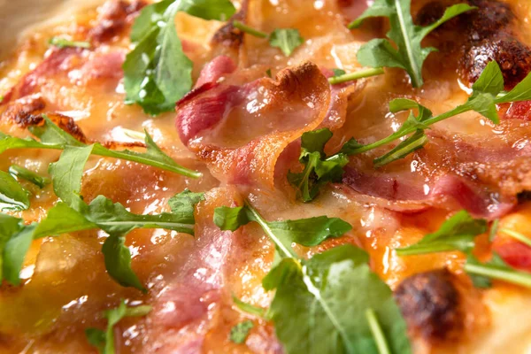 Essen Großaufnahme Von Leckerem Pizzaaufsatz — Stockfoto