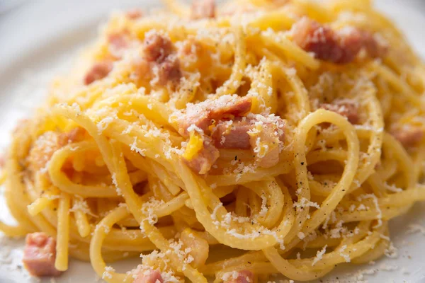 Plate Delicious Authentic Carbonara Spaghetti Typical Italian Pasta Recipe — Stock Photo, Image