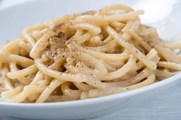 Plaat Van Heerlijke Cacio Peper Pasta Typische Italiaanse Gerechten — Stockfoto