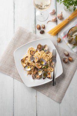 Lezzetli midye spagettisi, İtalyan mutfağı. 