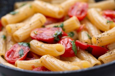 Lezzetli vejetaryen Maccheroni tabağı, İtalyan mutfağı. 