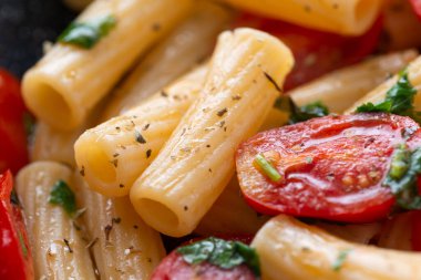 Lezzetli vejetaryen Maccheroni tabağı, İtalyan mutfağı. 