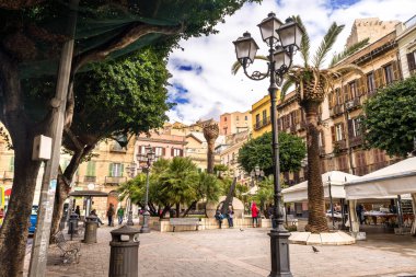 Sardunya, Cagliari, Yenne Meydanı