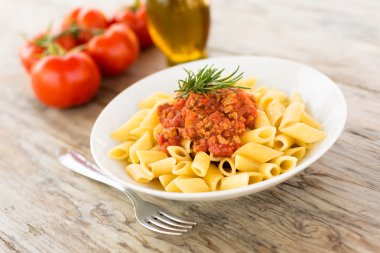 Mezze yahni soslu penne makarna çeşitleri