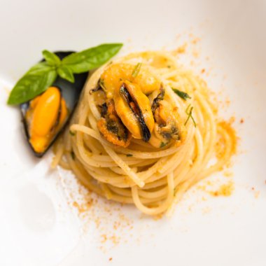 Deniz mahsulleri spagetti, Sardunyalı mutfağı