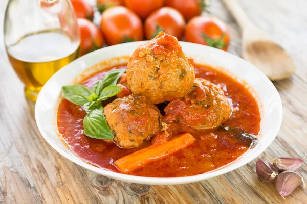 Polpette con sugo di pomodoro, Cucina Italiana — Foto Stock