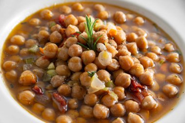 Organik nohut çorbası, vejetaryen yemeği. 