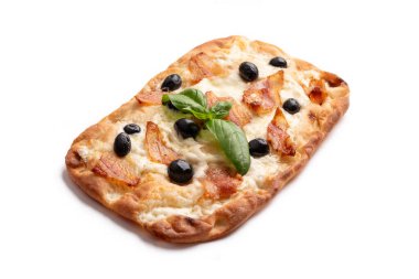 Guanciale, pecorino ve siyah zeytinli Pinsa, İtalyan yemeği.