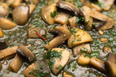 Closeup champignon güveç