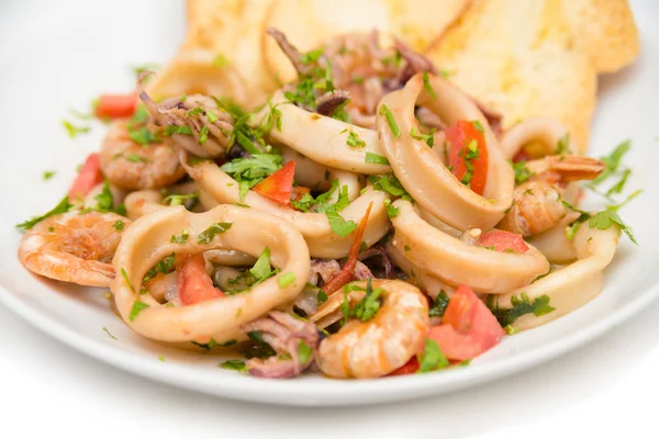 Calamari dan seafood rebus — Stok Foto