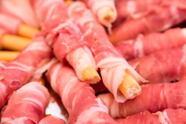 Prosciutto Crudo breadsticks 