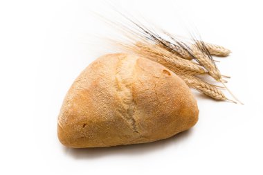 Beyaz üzerine taze pagnotta