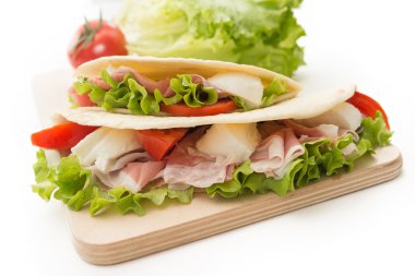 Beyaz üzerine İtalyan Piadina 