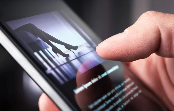 Porno filmdagi eng seksual onalar Keti Li bilan porno video