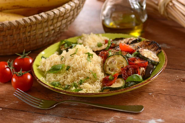 Couscous med grönsaker — Stockfoto