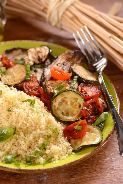 Couscous mit Gemüse — Stockfoto