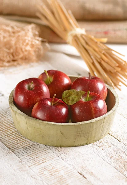 Manzanas rojas orgánicas — Foto de Stock