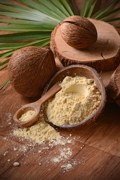 Farinha de coco na mesa — Fotografia de Stock