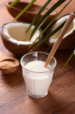 Hindistan cevizi sütü cam