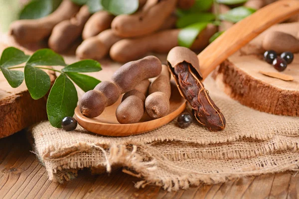 Tamarindo frutas na mesa — Fotografia de Stock