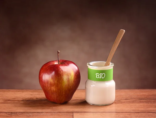 Organik yoğurt elma — Stok fotoğraf