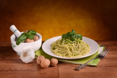 Pesto soslu spagetti.
