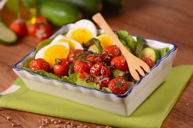 pişmiş sebze salatası